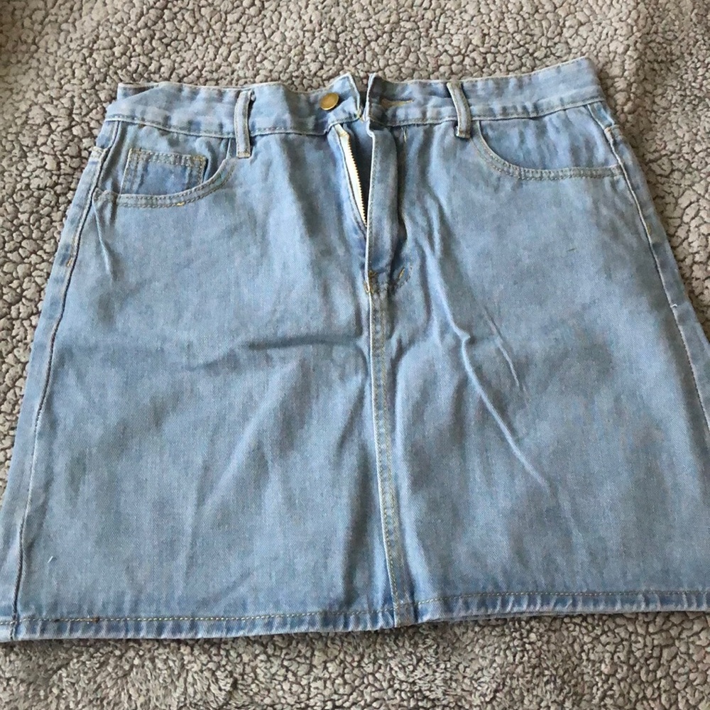 Light wash denim skirt